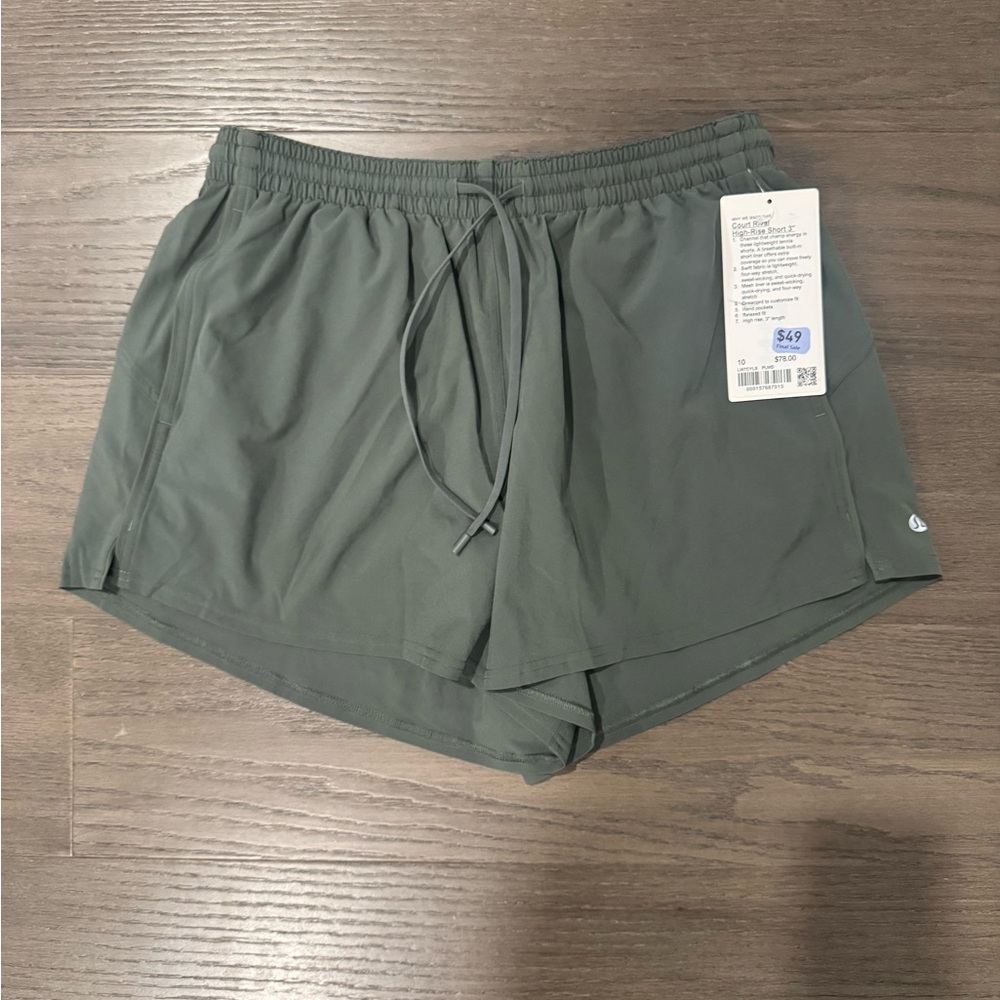 Court rival 3” shorts size 10